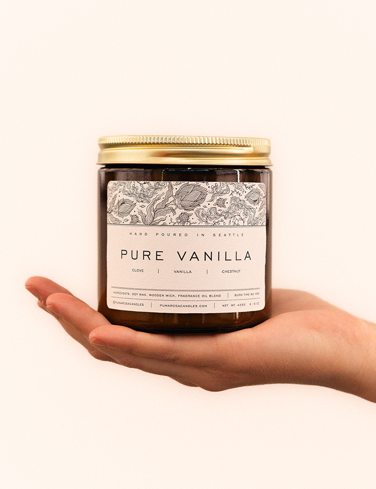 Pure Vanilla-scented soy candle by Pumarosa, delivering a classic, sweet, and comforting aroma.