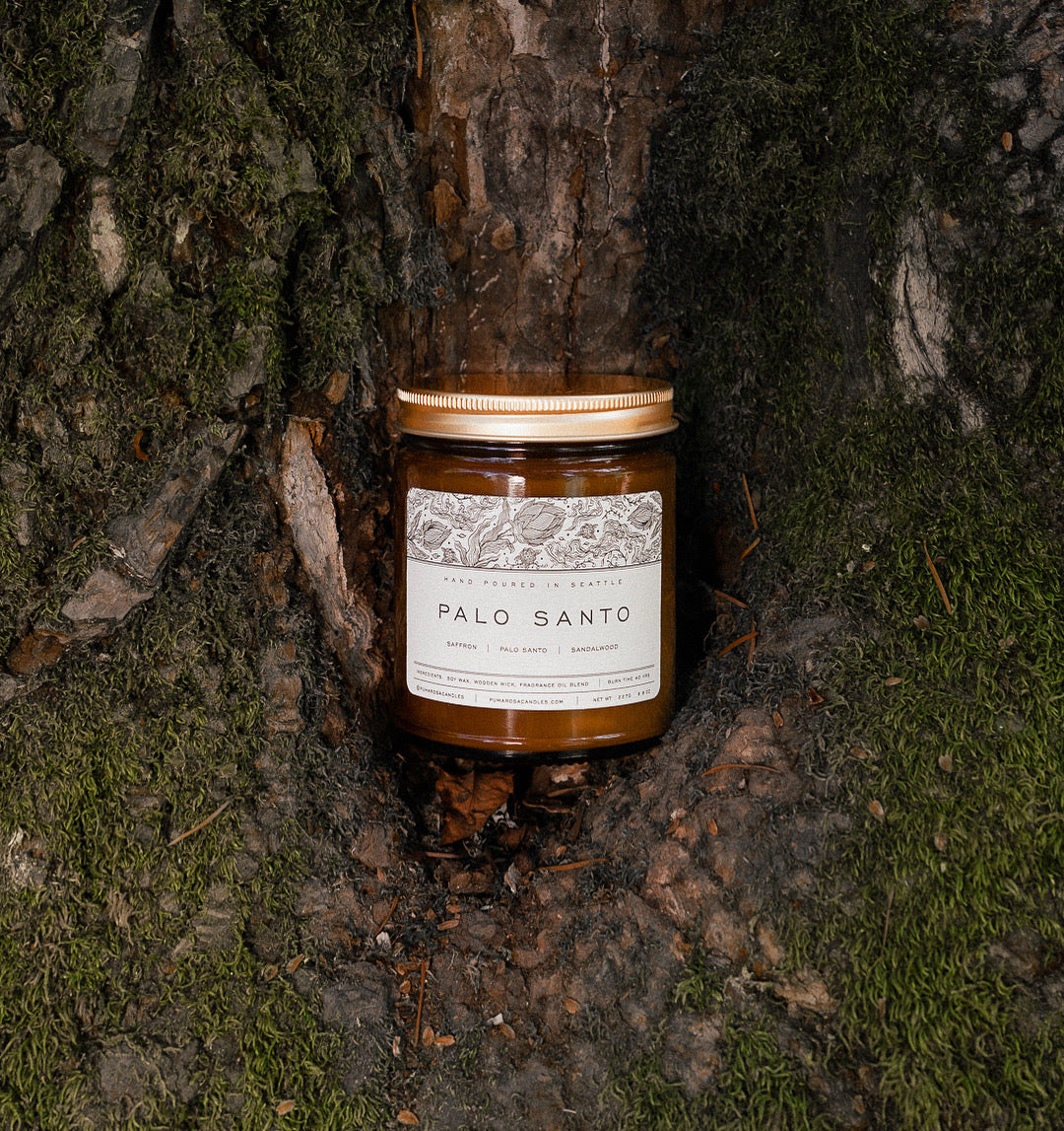 Palo Santo-scented soy candle by Pumarosa, featuring a calming and spiritual aroma for meditation and relaxation.